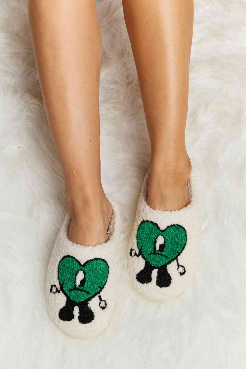 Melody Love Heart Print Plush Slippers